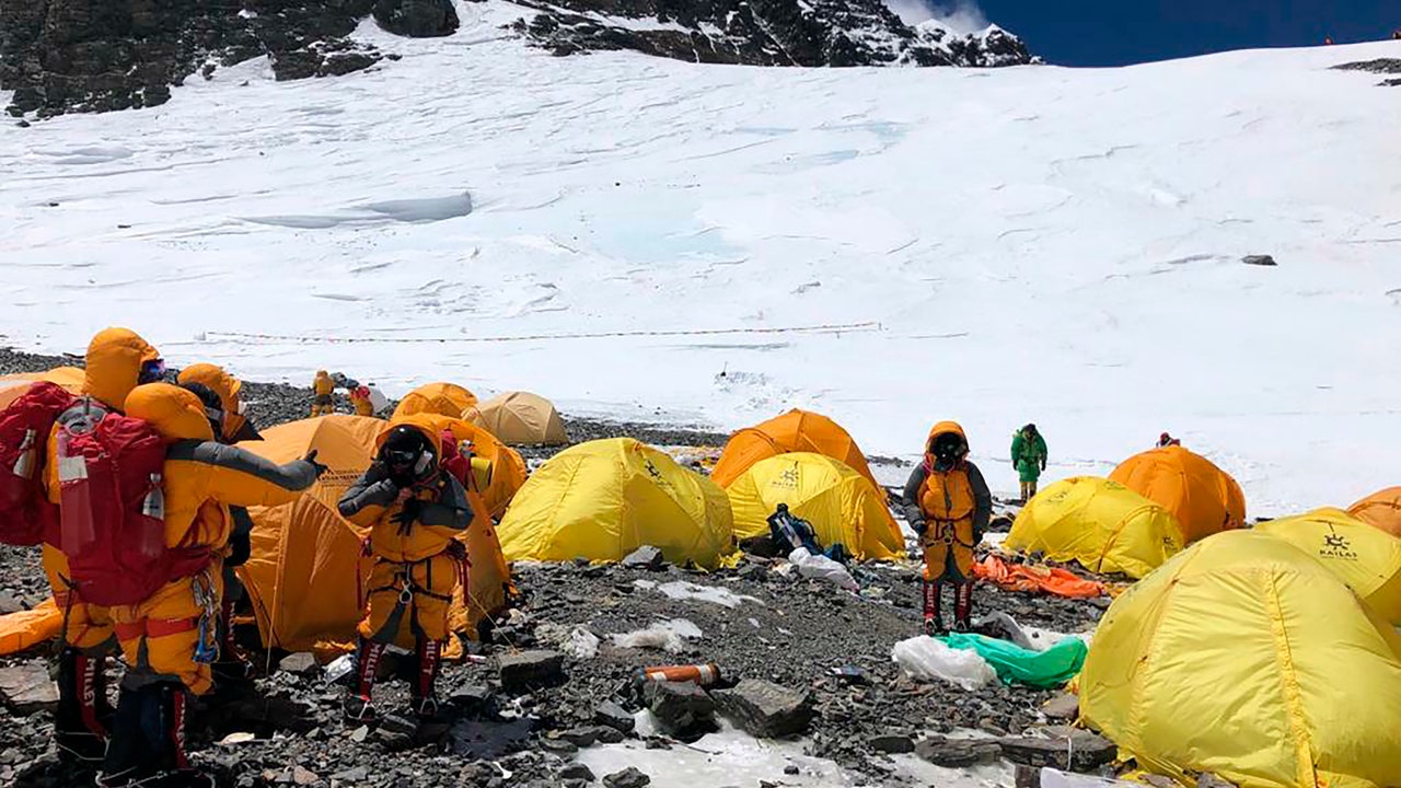 30 tents abandoned by climbers add to trash pile on Everest